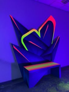 Herzfreude Bank von dem Künstler Lars Niebuhr von BASE23 Art (1)